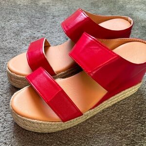 Women’s slip on sandal wedges in size 6.5
